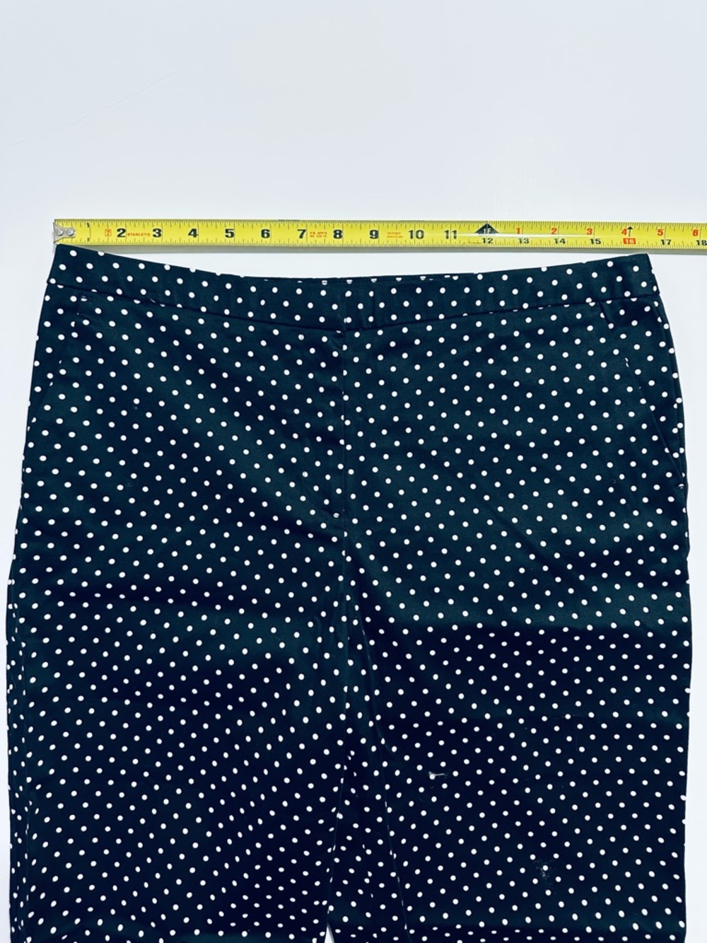 COUNTERPARTS BLACK WHITE POLKA DOT CAPRI PANTS STRETCH CROP RESORT TRAVEL 10 - Picture 4 of 12